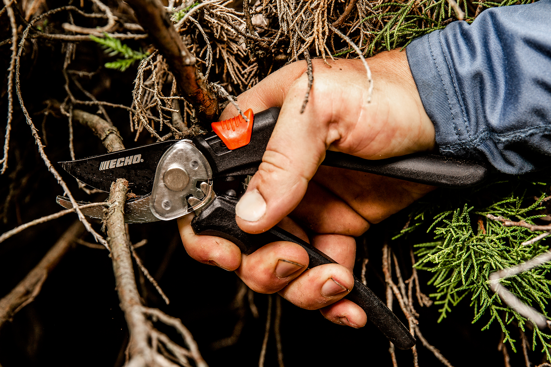 HAND PRUNERS image